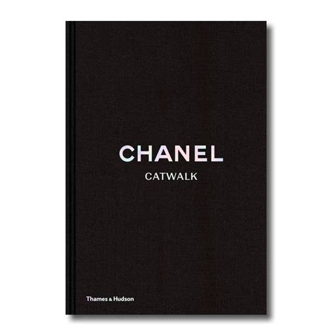 livre chanel pas cher|Chanel Catwalk: The Complete Collections .